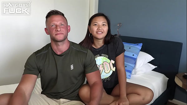 Play MP4 - Thicc Blonde Pawg Takes Dick From College Linebacker