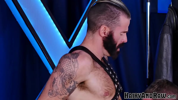 Hairy Top Barebacks Submissive Bottom 