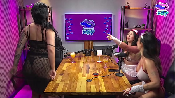 Play MP4 - CLARA WELLEN E TALUANE PEGANDO MORENA GOSTOSA