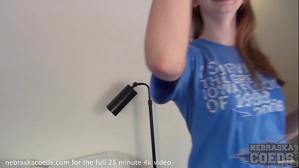 Play MP4 - double penetration squirting teen