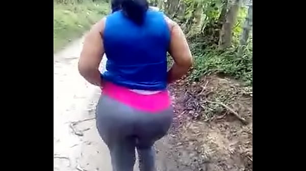 Play MP4 - Caminando afuera