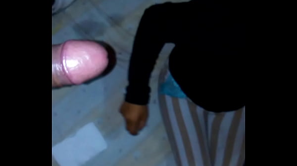 Karina mamando y tragando semen 1/3 