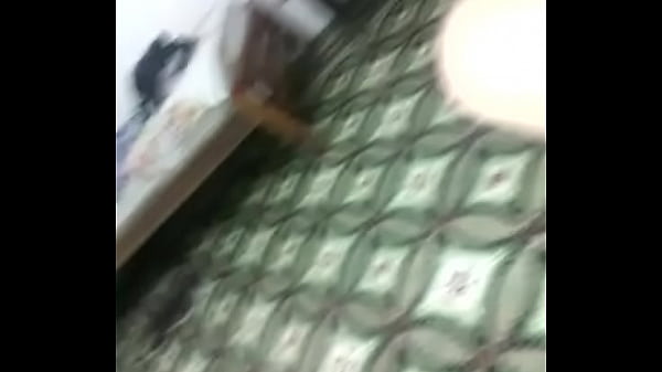 Play MP4 - otro amigo hetero