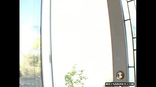 Brunette MILF gets her pussylicked_and fingered