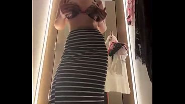 Masturbate So Hot On The Locker Room thumbnail