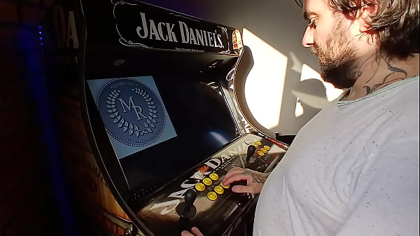 Nonton Dois Jogadores, Uma M&aacute;quina E Muita Adrenalina thumbnail