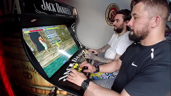 Dois Jogadores Uma Máquina e Muita Adrenalina