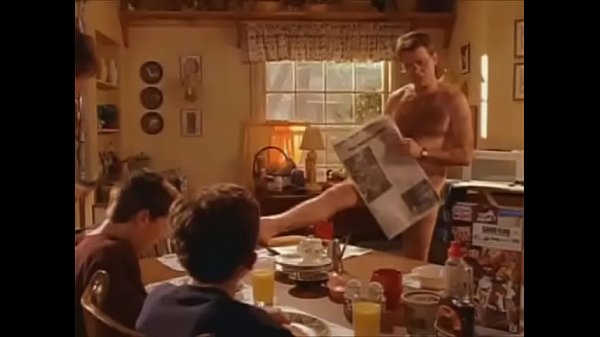 Malcom escena pervertidaen la cocina