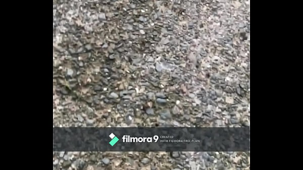 Chubby Brit slagtottersin miniskirt