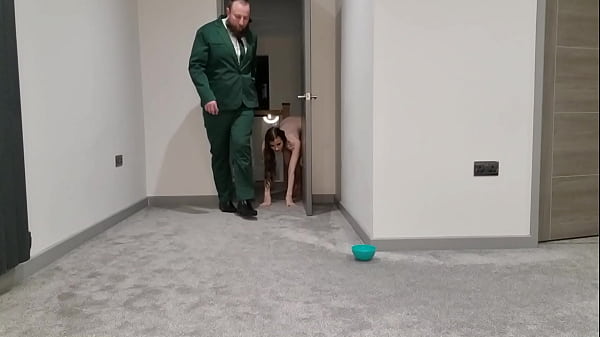 Play MP4 - Walking my Pet Brook Logan