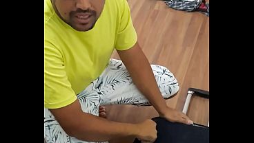 Sem nojo e com vontade mamou gostoso e levou rola na buceta gozando a primeira vez e em seguida pediu pra deixar seu cuzinho largo 