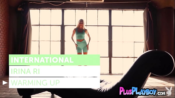 Nonton Warming Up With Sexy Blonde Babe Irina Ri thumbnail