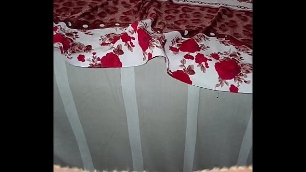 Nonton Horny Wife Fucks Herself With A Huge Object thumbnail