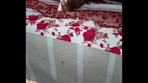 Play MP4 - Horny wife fucks herself with a huge object