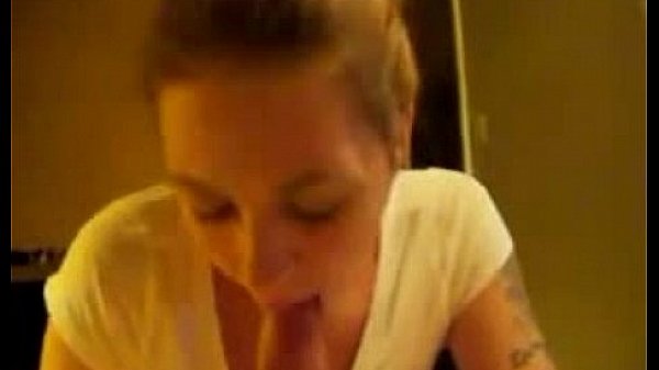 Lucky guy gets nice blowjob by his GF 