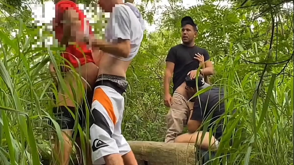 LEVEI TRES AMIGOS PARA CONHECER AS TRILHAS DE SEXO 