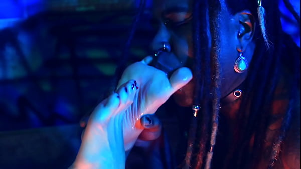 Play MP4 - Femdom Foot Worship