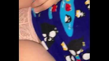 Rica latina mexicana petite mayor le_gusta mamarla mientras no están sus_padres