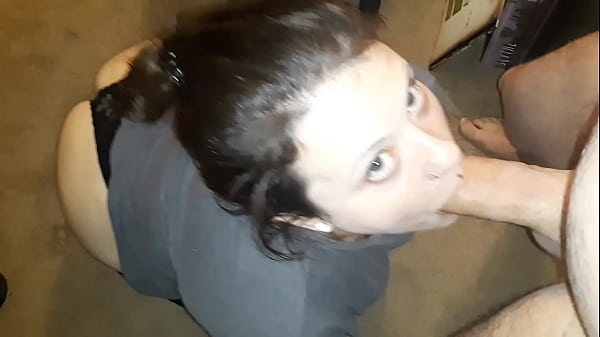 Nonton Foxy Burnette Sucks Cock thumbnail