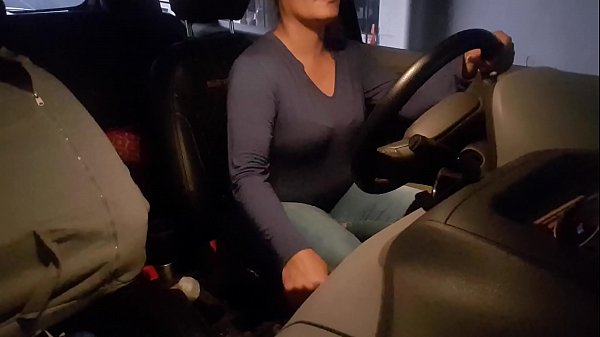 Deixei O Carro Da Família Do Meu Patrão Com O Banco Todo Molhado &lpar; Paty Bumbum &rpar;