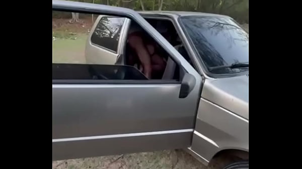 Levou Piroca Grossa No Estacionamento Da Praia Da Reserva thumbnail