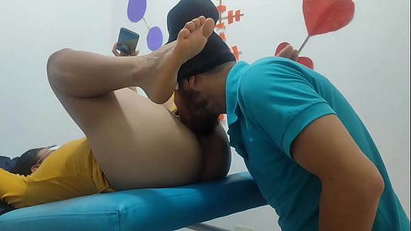 Play MP4 - THE PERVERTED MASSEUR&excl;&excl; MATURE WOMAN GOES TO THE MASSEUR LOOKING FOR TRANQUILITY AND ENDS UP ASKING THE MASSEUR FOR SEX&period; THE YOUNG MAN FUCKS HER ON THE MASSEURATION TABLE