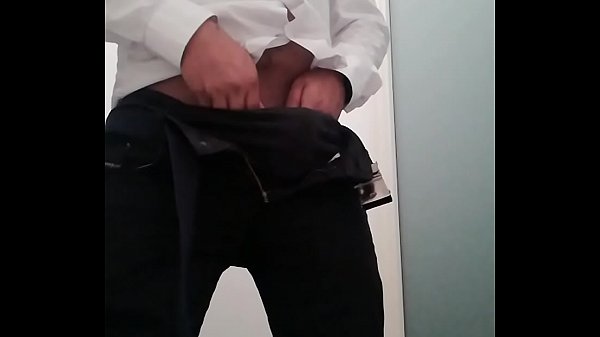 Play MP4 - Aburrido en el trabajo&sol; bored at the work&period; Me la jalo bien rico