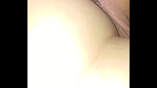 Play MP4 - Ella disfruta el anal con un vibrador