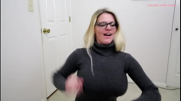 Play MP4 - Green gloves