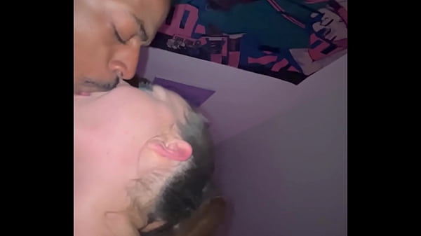 Play MP4 - homemade threesome with BBW