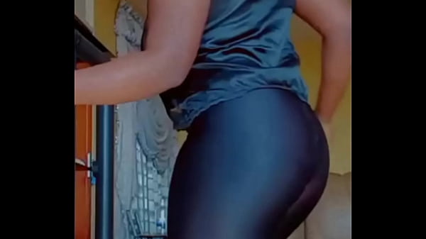 Nonton Ass Shaking thumbnail