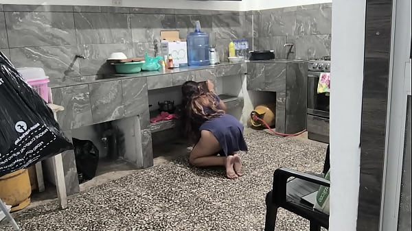 Play MP4 - My stepsister got stuck in the kitchen while cleaning&comma; I helped her and filmed her brown buttocks&period;