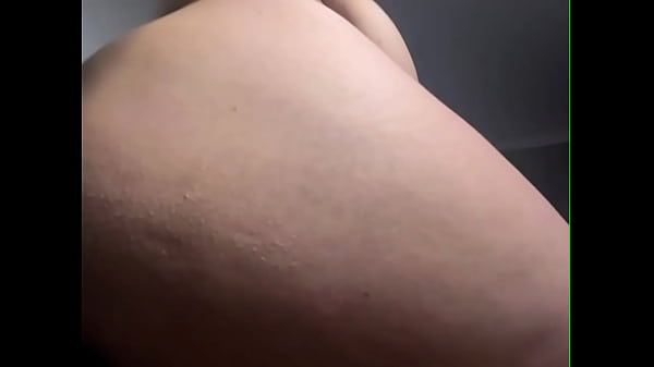 Play MP4 - Booty plugging