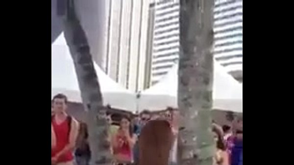 Play MP4 - College chick fucks tree&period;