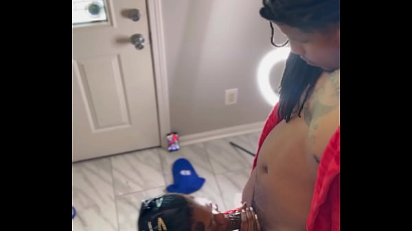 Play MP4 - Slutty Postal Worker