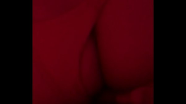 Nina gemendo com o tira e bota 