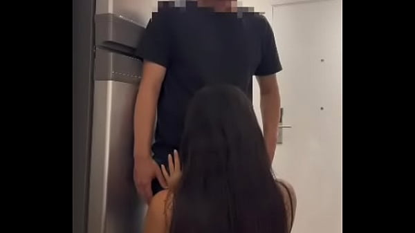 Play MP4 - Trocando msg no whatsapp com o porteiro do pr&eacute;dio&vert; ele subiu para me dar uma advert&ecirc;ncia&period;&period;&period; Saiu suando&period;