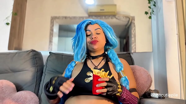 Jinx cosplay eating mcdonald&rsquo;s with burps and belly noises 