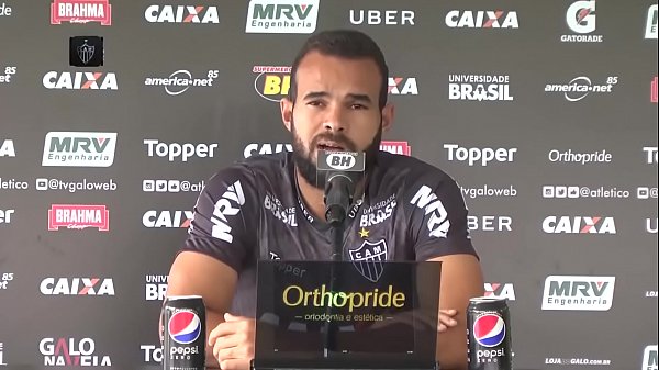 Técnico safado fudendo até_o talo um time inteiro