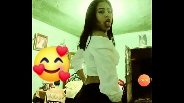 Nonton Mostrando La Lengua Naca thumbnail