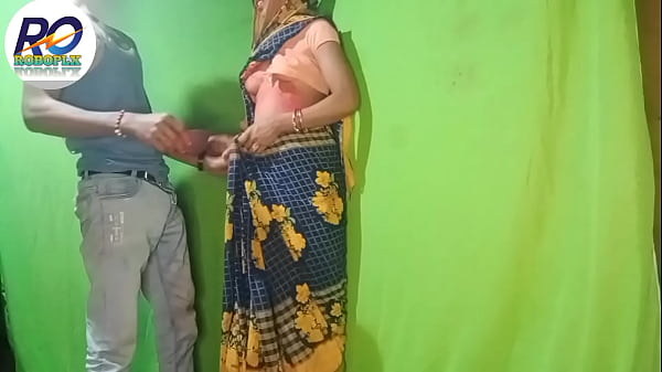 Bhabhi saree removing full nude Holi devar ke sath manaya 