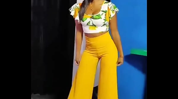 Q lindo culito amarillo 