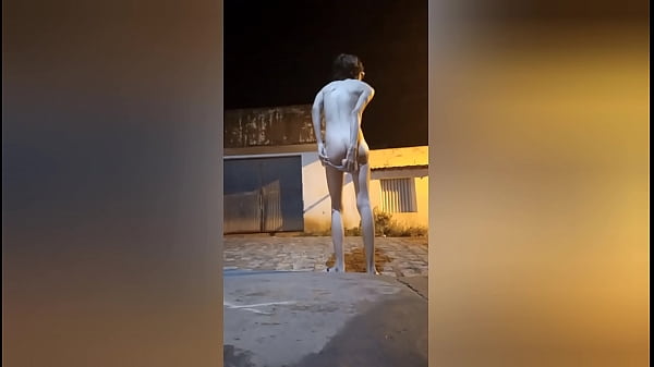Viadinho pelado na rua querendo rola 