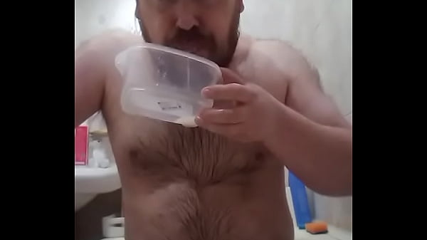 Полное видео: эта шлюха доведена до предела! Хардкорные игры в ванной! thumbnail