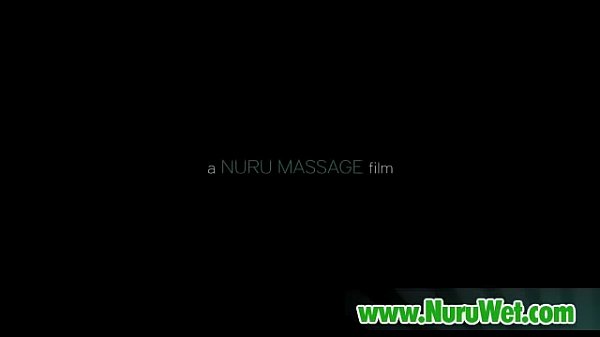 Nonton Busty Masseuse Gives Nuru Massage 10 thumbnail