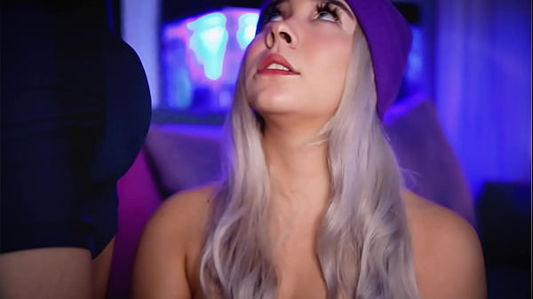 Blonde_Colombian webcamer is eager to eat herboyfriend's cock