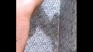 نيك شرموطة مصرية جامدة في حمام  وهية بتستحمة سكس عرب ساخن  جديد