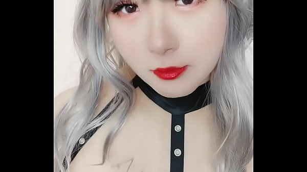 Ladyboy teen sucking a big cock like lollipop 