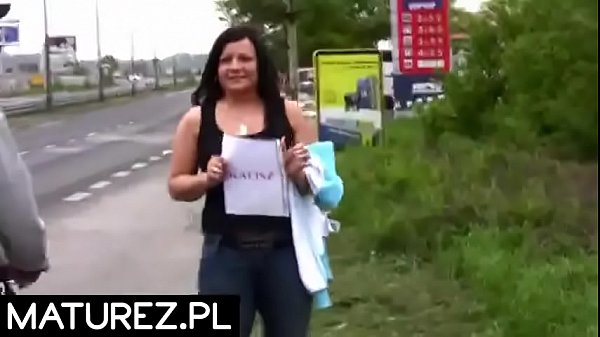 Polskie_mamuśkiZamiastw Kaliszu mamuśka wylądowaław łóżku młodego chłopaka