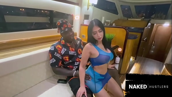 Miami Yacht Sex_Such a Huge Dickfor this Baddiewith Rockstar Pussy